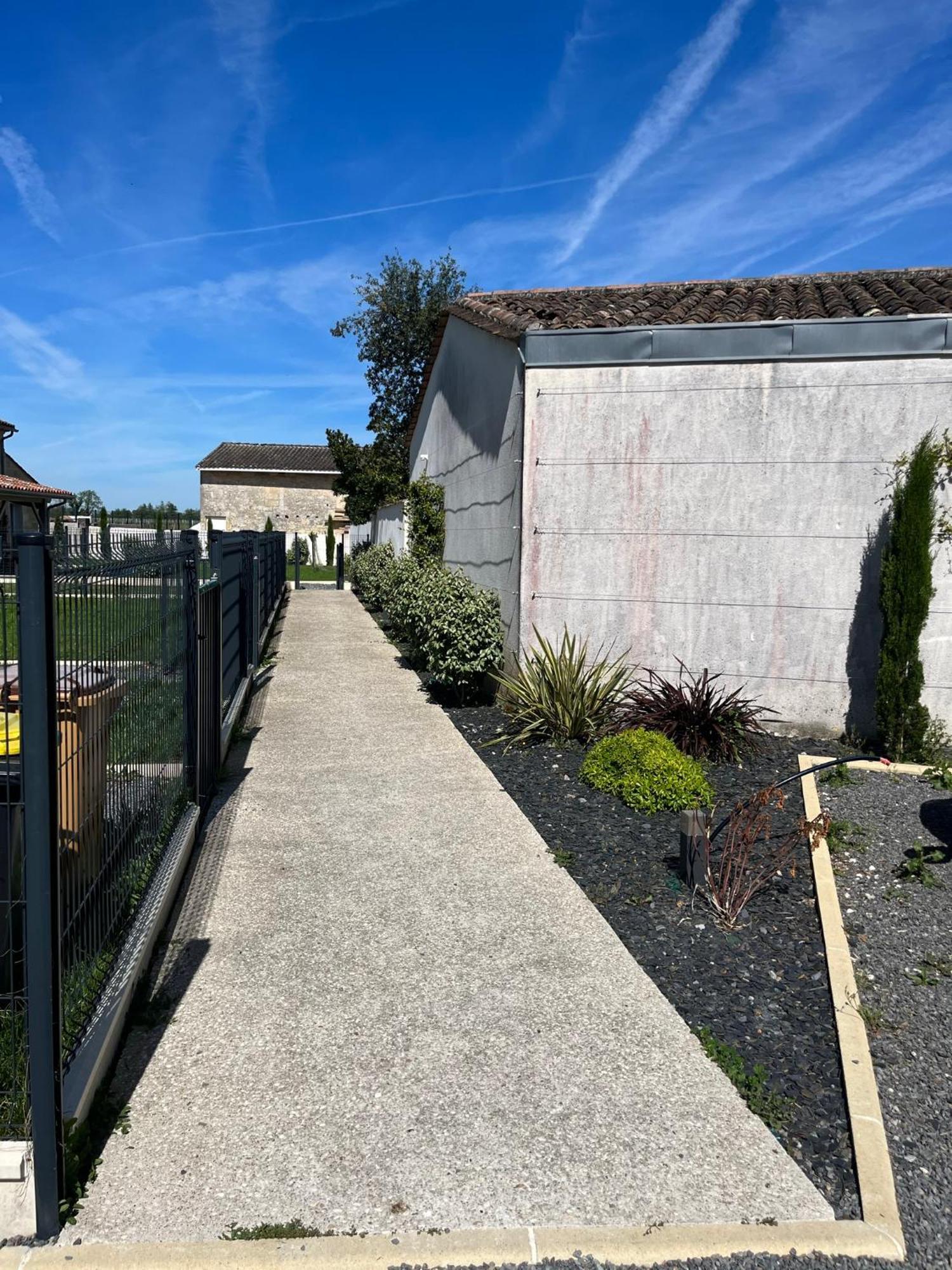 Du Ferrand Au Coeur Des Vignes Holiday home Montagne (Gironde)